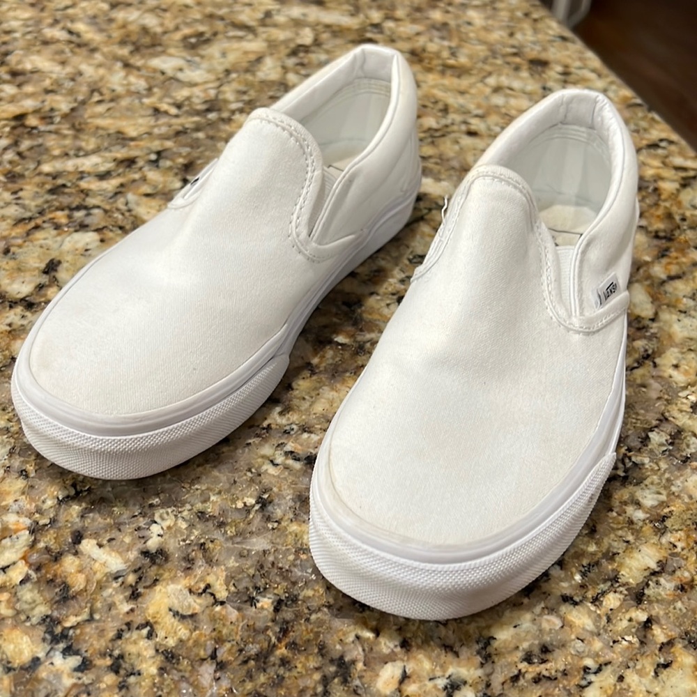 Vans classic low-top slip-on sneakers